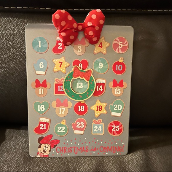 Hallmark Disney Minnie Mouse Christmas
Countdown Advent Calendar Magnetic - Picture 6 of 11